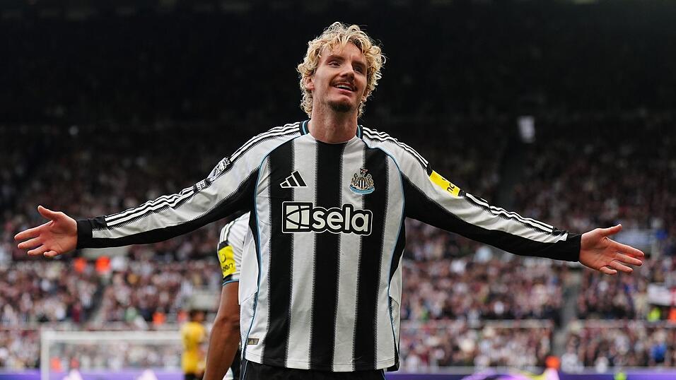 Nick Woltemade freut sich über sein erstes Tor für Newcastle.
