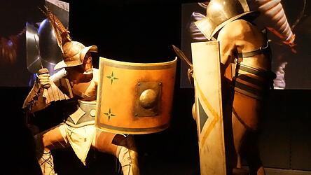 Zu der Er&ouml;ffnung einer neuen Abteilung der Dauerausstellung des Museums Quintana kommen heuer Gladiatoren-Darsteller, die Schauk&auml;mpfe darbieten.