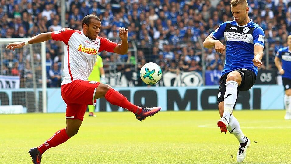 Jann George (links) trifft am Sonntag mit dem 1. FC Nürnberg auf seinen Jugendclub.