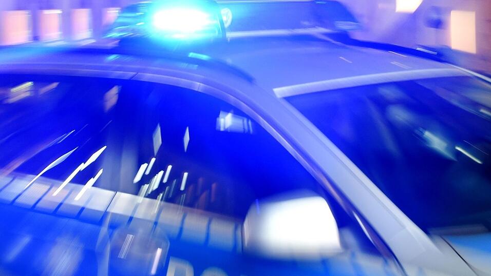 Nach dem tödlichen Unfall in Kaufbeuren wurde der mutmaßliche Verursacher in Polen festgenommen. (Symbolbild) Nach dem tödlichen Unfall in Kaufbeuren wurde der mutmaßliche Verursacher in Polen festgenommen. (Symbolbild)