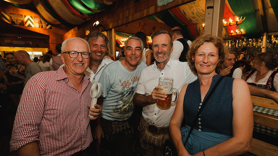 Die Partybilder vom Dienstag, 13. August 2024, aus dem Festzelt Weckmann. Die Partybilder vom Dienstag, 13. August 2024, aus dem Festzelt Weckmann.
