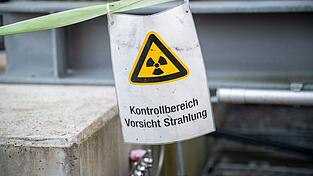 Ein neues Strahlenschutzlabor in Kulmbach soll den AKW-Rückbau in Bayern begleiten. (Symbolbild) Ein neues Strahlenschutzlabor in Kulmbach soll den AKW-Rückbau in Bayern begleiten. (Symbolbild)