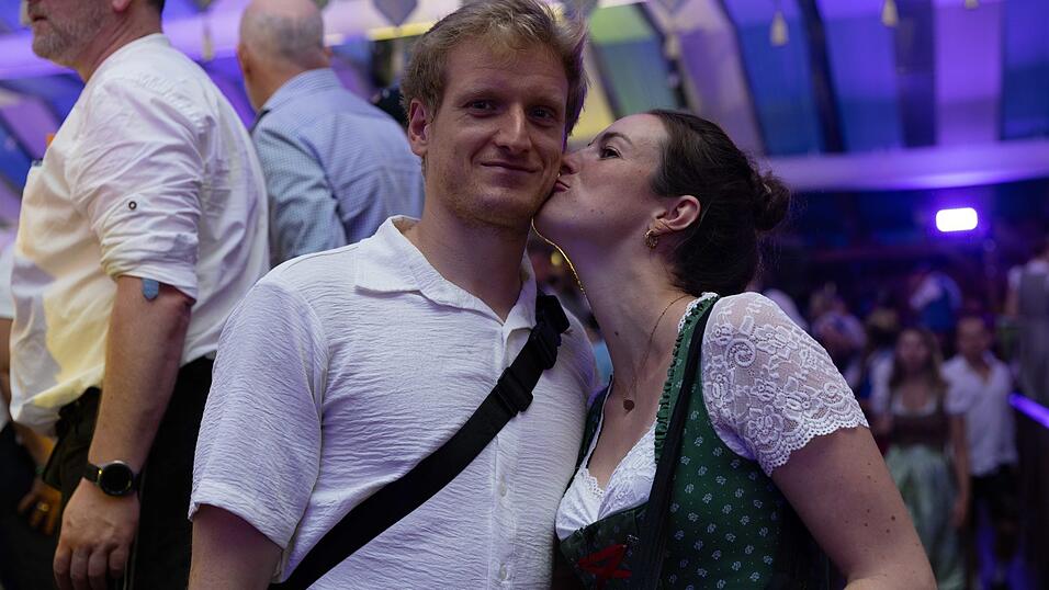 Die Partybilder vom Samstag, 8. August, aus dem Festzelt Wenisch. Die Partybilder vom Samstag, 8. August, aus dem Festzelt Wenisch.