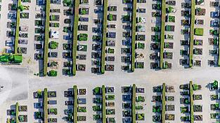 Der Altdorfer Friedhof von oben. Immer mehr herkömmliche Gräber werden aufgelöst. Der Altdorfer Friedhof von oben. Immer mehr herkömmliche Gräber werden aufgelöst.
