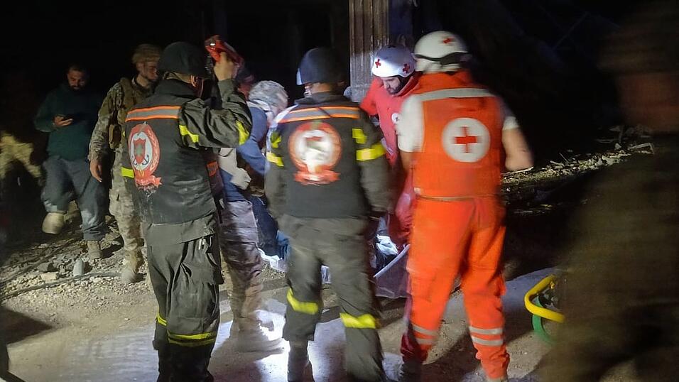 Trotz einer Waffenruhe im Libanon gibt es dort weiterhin tödliche Angriffe und Zerstörung. Trotz einer Waffenruhe im Libanon gibt es dort weiterhin tödliche Angriffe und Zerstörung.