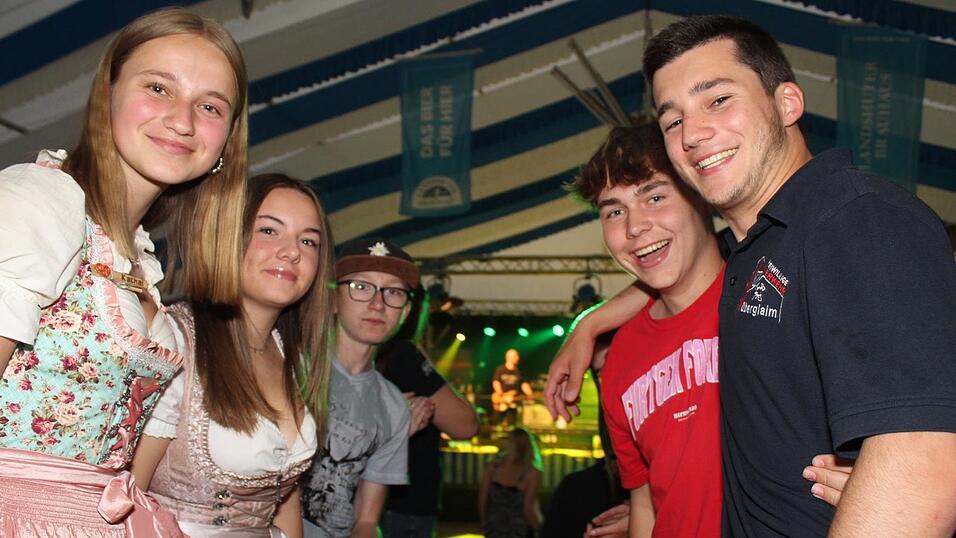 Zur Musik von Headless wurde ausgelassen gefeiert.