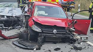 Nach ersten Informationen wurden bei dem Unfall sechs Personen verletzt.&nbsp;