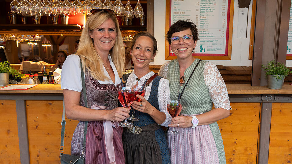 Die Partybilder vom Donnerstag, 17. August 2023, aus dem Festzelt Krönner. Die Partybilder vom Donnerstag, 17. August 2023, aus dem Festzelt Krönner.