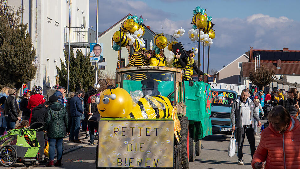 Am Samstag fand der Faschingsumzug in Otzing (Kreis Deggendorf) statt. Am Samstag fand der Faschingsumzug in Otzing (Kreis Deggendorf) statt.