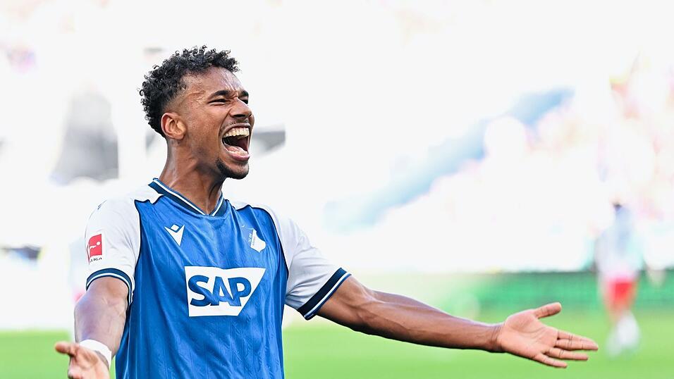 Jubel bei Bambasé Conte nach seinem Führungstreffer gegen den HSV. Jubel bei Bambasé Conte nach seinem Führungstreffer gegen den HSV.
