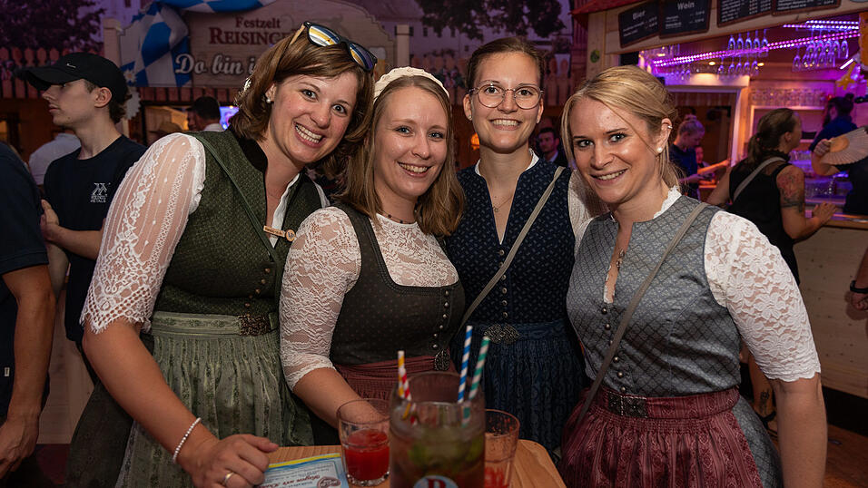 Die Partybilder vom Freitag, 18. August 2023, aus dem Festzelt Reisinger. Die Partybilder vom Freitag, 18. August 2023, aus dem Festzelt Reisinger.