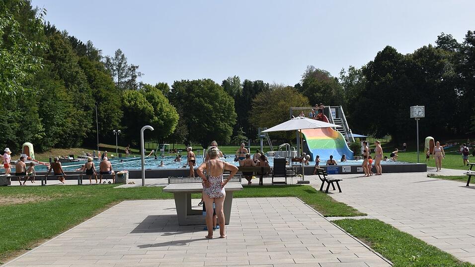 Das Freibad Geisenhausen wird von den Stammg&auml;sten als besonders sauber gelobt.