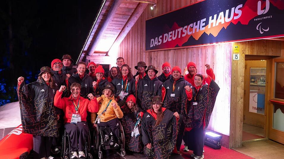 Das deutsche Alpin-Team vor der Er&ouml;ffnungsfeier am Deutschen Haus.