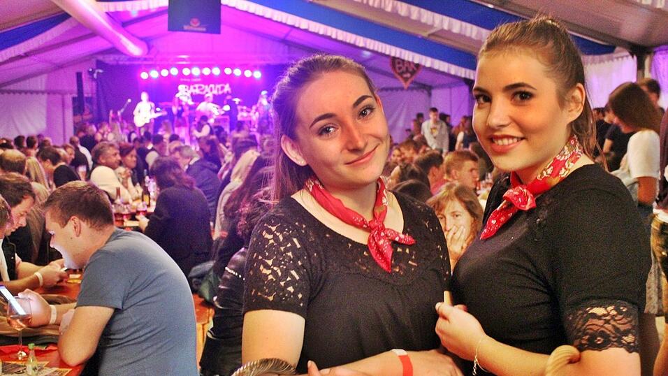 Die besten Bilder vom Wein- und Wei&szlig;bierfest des Burschenvereins Arth und der M&auml;dchengruppe.