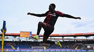 Rabby Nzingoula ist erstmals f&uuml;r den 1. FC N&uuml;rnberg erfolgreich.