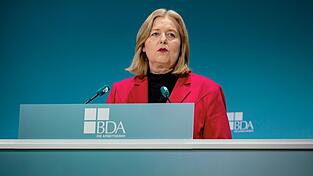 Bei den Jusos berichtete Bas von ihren Erfahrungen auf dem Arbeitgebertag. (Archivbild) Bei den Jusos berichtete Bas von ihren Erfahrungen auf dem Arbeitgebertag. (Archivbild)