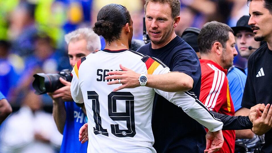 Der Bundestrainer hat Sané in dieser Saison schon öffentlich kritisiert. Der Bundestrainer hat Sané in dieser Saison schon öffentlich kritisiert.
