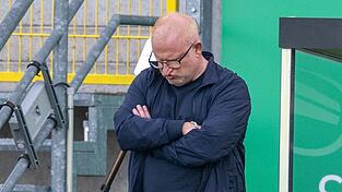 Ein Punkt in M&uuml;nster: F&uuml;rths Trainer Heiko Vogel reagiert nicht zufrieden.