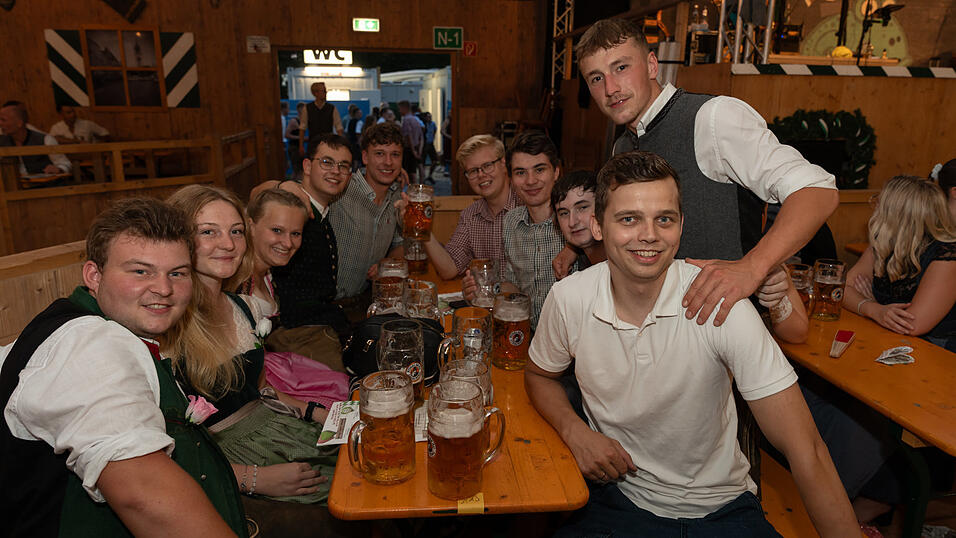 Die Partybilder vom Mittwoch, 14. August 2024, aus dem Festzelt Weckmann. Die Partybilder vom Mittwoch, 14. August 2024, aus dem Festzelt Weckmann.