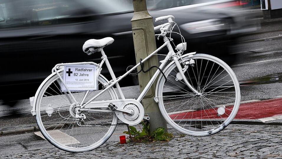 Auch Radfahrer und Fu&szlig;g&auml;nger z&auml;hlten zu den Verkehrsopfern. (Symbolbild)
