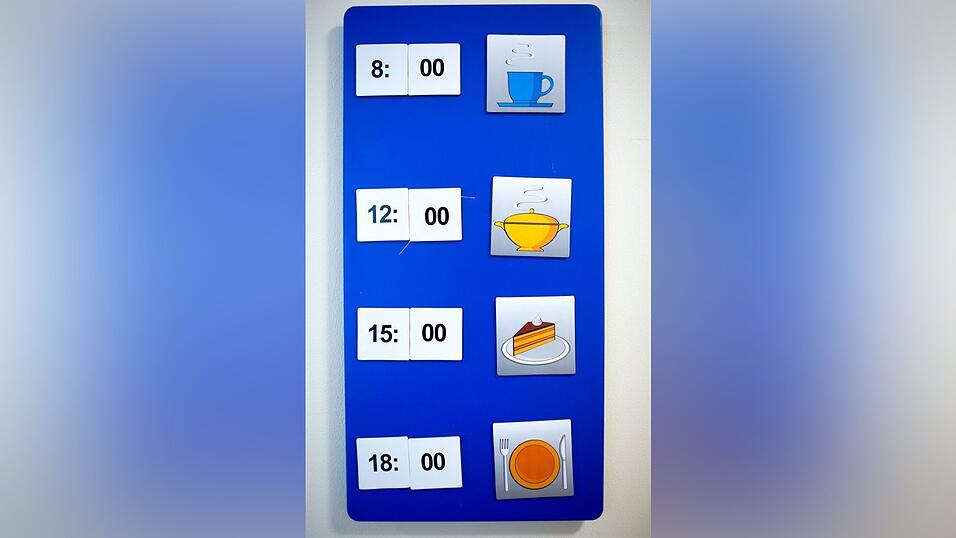 Farben und Symbole helfen Demenzerkrankten bei der Orientierung - auch im Tagesablauf. (Symbolbild)