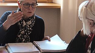 Mariele Herzog ber&auml;t f&uuml;r die Fala im Vhs-Geb&auml;ude &uuml;ber m&ouml;gliche Ehren&auml;mter, f&uuml;r die in Vilsbiburg noch nach Mithilfe gesucht wird.