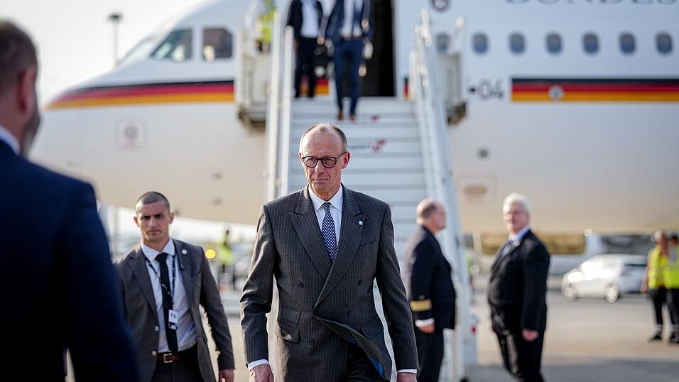 Kanzler Merz kommt am Rande des EU-Gipfels am Freitag auch zu einem bilateralen Gespr&auml;ch mit Frankreichs Pr&auml;sident Emmanuel Macron zusammen.