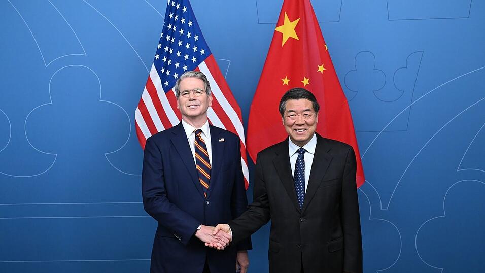 US-Finanzminister Scott Bessent (links) und Chinas Vize-Ministerpräsident He Lifeng trafen sich zu den Handelsgesprächen in Stockholm. (Archivfoto)