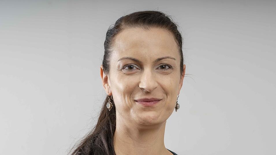 Als Dramaturgin und Teil der k&uuml;nstlerischen Leitung ist Barbara Sch&ouml;neberger nach wie vor wichtiger Bestandteil der Waldfestspiele und ma&szlig;geblich f&uuml;r deren Erfolg verantwortlich.