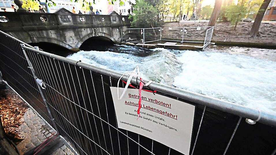 Die Sicherungsleine der Frau hatte sich nach einem Sturz verhakt. Die Strömung drückte die 33-Jährige unter Wasser.
