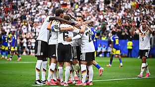 Das deutsche Team setzte sich souverän gegen Außenseiter Curaçao durch. Das deutsche Team setzte sich souverän gegen Außenseiter Curaçao durch.