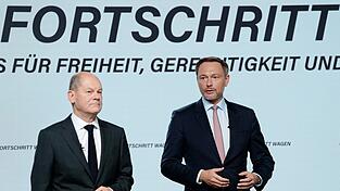 Die Ampel-Koalition ist als 'Fortschrittskoalition' gestartet - und gescheitert. Am Mittwochabend entlässt Kanzler Olaf Scholz (l.) seinen Finanzminister Christian Lindner. Das Ende der Ampel ist besiegelt. Die Ampel-Koalition ist als 'Fortschrittskoalition' gestartet - und gescheitert. Am Mittwochabend entlässt Kanzler Olaf Scholz (l.) seinen Finanzminister Christian Lindner. Das Ende der Ampel ist besiegelt.