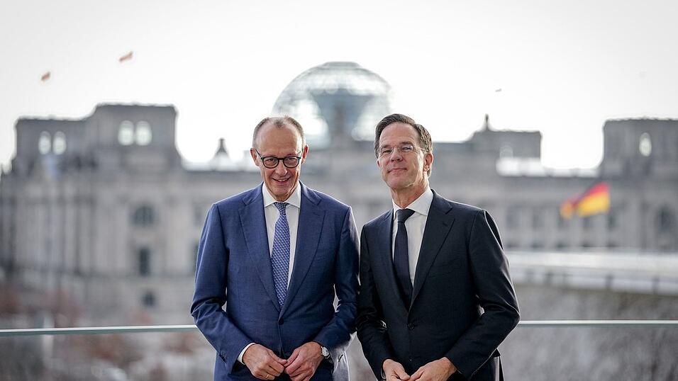 Kanzler Merz und Nato-Generalsekretär Rutte führten ein Gespräch unter vier Augen. Kanzler Merz und Nato-Generalsekretär Rutte führten ein Gespräch unter vier Augen.