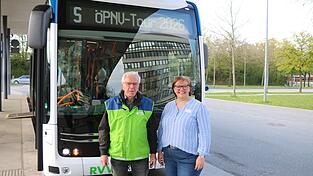 Wolfgang Bogie und Sandra Sch&ouml;nherr kl&auml;rten &uuml;ber die aktuellen Probleme im &Ouml;PNV auf.
