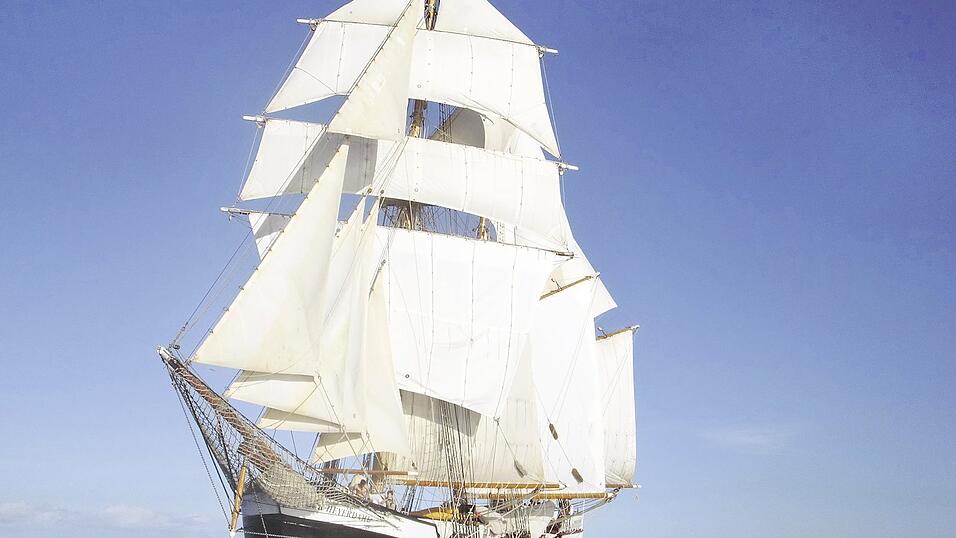 Ein halbes Jahr überqueren 32 Schüler mit der Thor Heyerdahl das Meer. Ein halbes Jahr überqueren 32 Schüler mit der Thor Heyerdahl das Meer.
