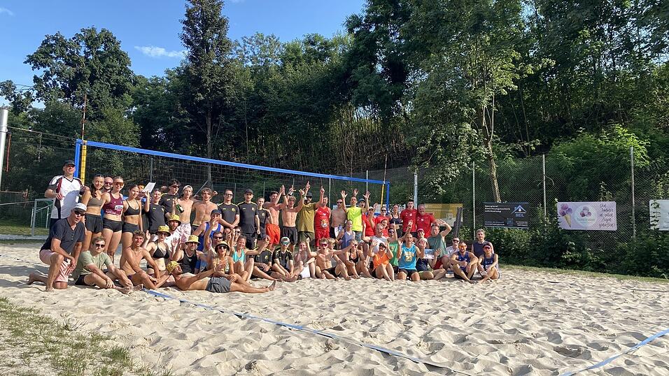 Die Beteiligung am Beach City-Cup war mit 16 Teams auch heuer gro&szlig;.
