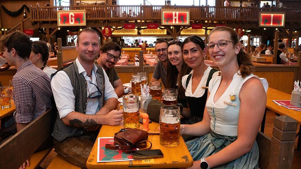Die Partybilder vom Donnerstag, 13. August, aus dem Festzelt Krönner. Die Partybilder vom Donnerstag, 13. August, aus dem Festzelt Krönner.
