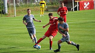 Nach einer Saison in der Bezirksliga geht es für die DJK Arnschwang (graues Trikot) wieder zurück in die Kreisliga Ost. Am Mittwochabend verloren sie in Steinsberg das Relegationsspiel gegen den 1. FC Beilngries. Nach einer Saison in der Bezirksliga geht es für die DJK Arnschwang (graues Trikot) wieder zurück in die Kreisliga Ost. Am Mittwochabend verloren sie in Steinsberg das Relegationsspiel gegen den 1. FC Beilngries.