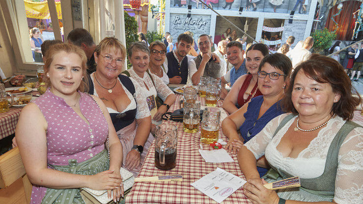 Die Partybilder vom Mittwoch, 14. August 2024, aus dem Festzelt Lechner. Die Partybilder vom Mittwoch, 14. August 2024, aus dem Festzelt Lechner.