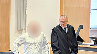 Pflichtverteidiger Jörg Meyer trug die Gegendarstellung seines Mandanten vor. Pflichtverteidiger Jörg Meyer trug die Gegendarstellung seines Mandanten vor.