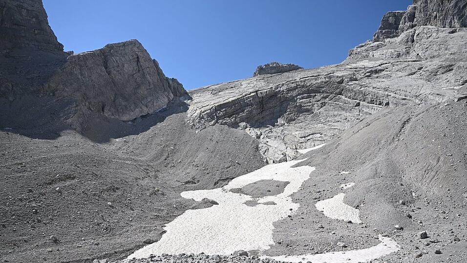Der Watzmanngletscher wirkt kaum noch ein Gletscher. Der Watzmanngletscher wirkt kaum noch ein Gletscher.