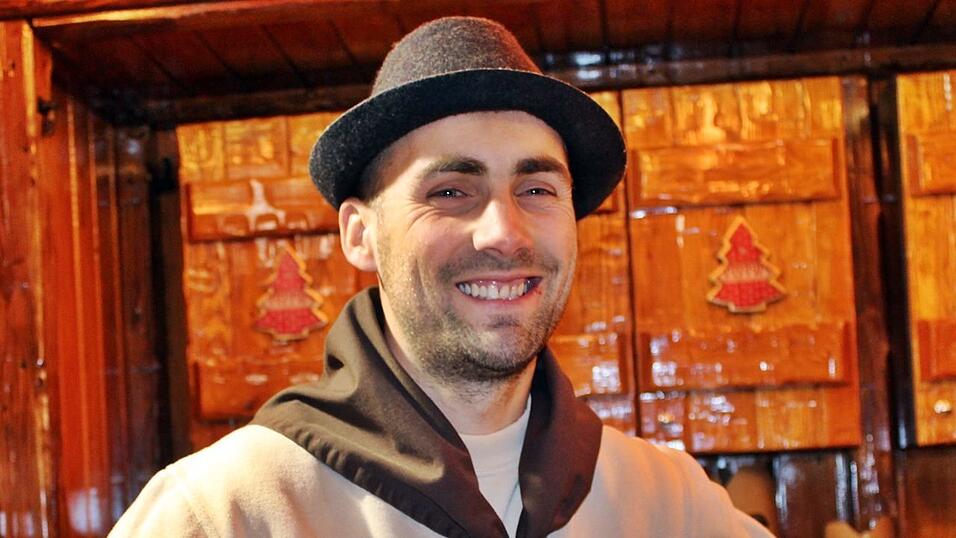 Am Donnerstagabend ist der Landshuter Christkindlmarkt eröffnet worden. Am Donnerstagabend ist der Landshuter Christkindlmarkt eröffnet worden.