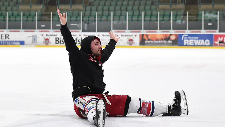 Der Deggendorfer SC hat das ostbayerische Derby bei den Eisbären Regensburg gewonnen. Der Deggendorfer SC hat das ostbayerische Derby bei den Eisbären Regensburg gewonnen.
