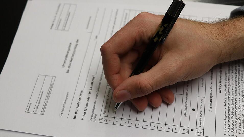 Vor der Wahl m&uuml;ssen Freie W&auml;hler und BSW jeweils 385 Unterschriften f&uuml;r ihre Listen sammeln.