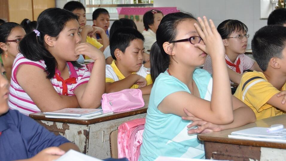 Stefanie Maier hat ihre Oma in China besucht. Bei der Gelegenheit ist sie eine Woche auf eine chinesische Grundschule gegangen.