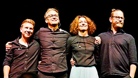 Tosender Applaus für das Quartett von „Luz Amoi“: (von links) Richard Gilch, Stefan Pellmaier, Stephanie Pellmaier und Dominik Hogl.