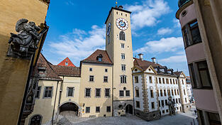 Der oder die Oberbürgermeisterin steht in Regensburg noch nicht fest. Es geht in die Stichwahl. (Symbolbild) Der oder die Oberbürgermeisterin steht in Regensburg noch nicht fest. Es geht in die Stichwahl. (Symbolbild)