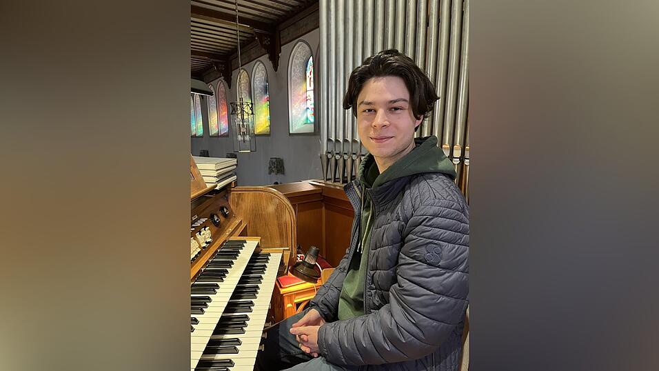 Seit er 13 Jahre alt ist, spielt Jonas Orgel