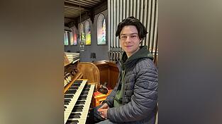 Seit er 13 Jahre alt ist, spielt Jonas Orgel