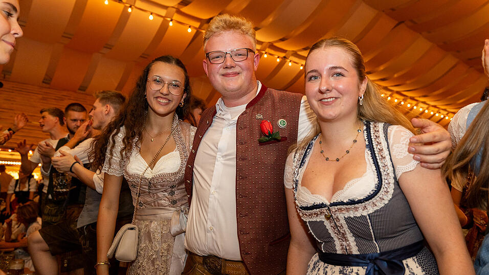 Die Partybilder vom Freitag, 9. August 2024, aus dem Festzelt Nothaft. Die Partybilder vom Freitag, 9. August 2024, aus dem Festzelt Nothaft.